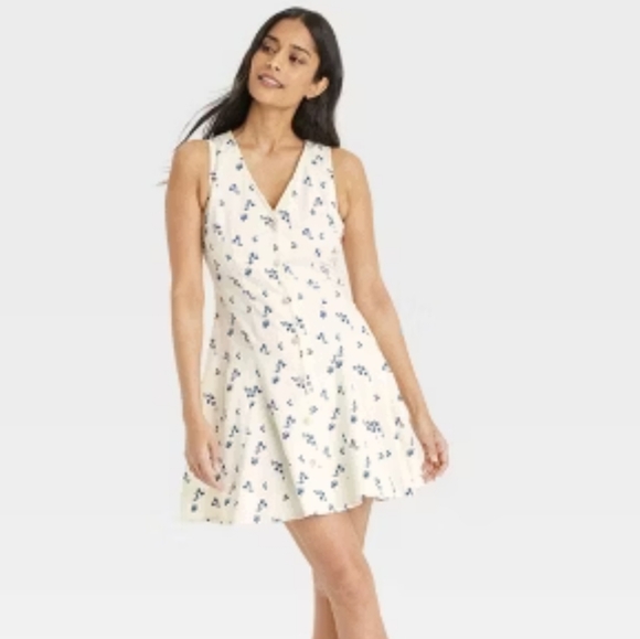 NWT Universal Thread White and Blue Floral Mini Dress Size S - Picture 1 of 9